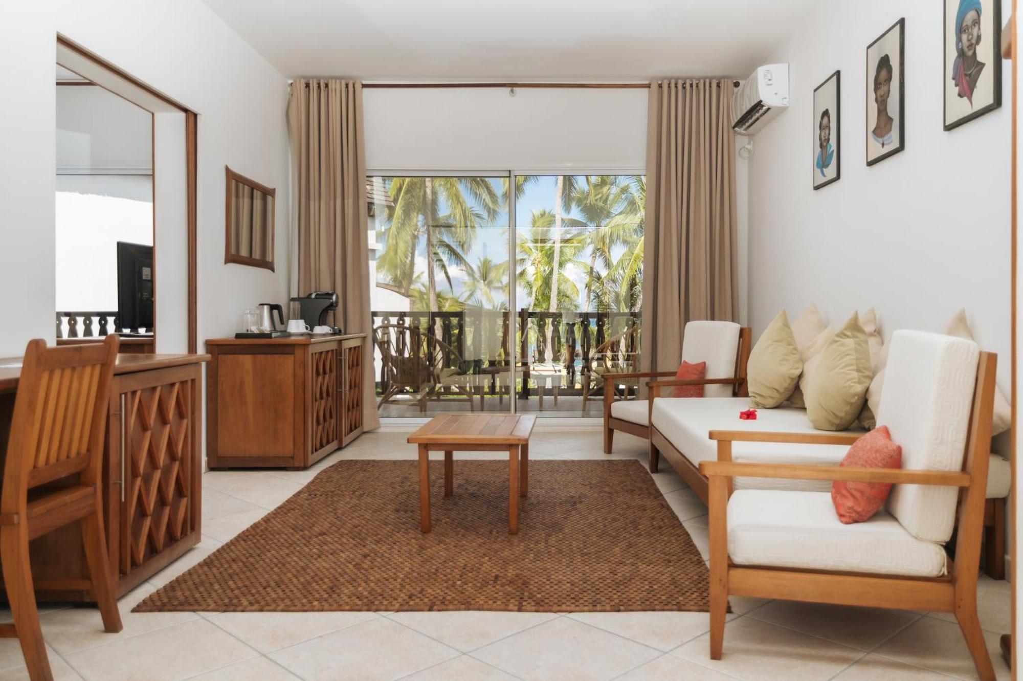 Royal Beach Hotel Ambatoloaka  Esterno foto