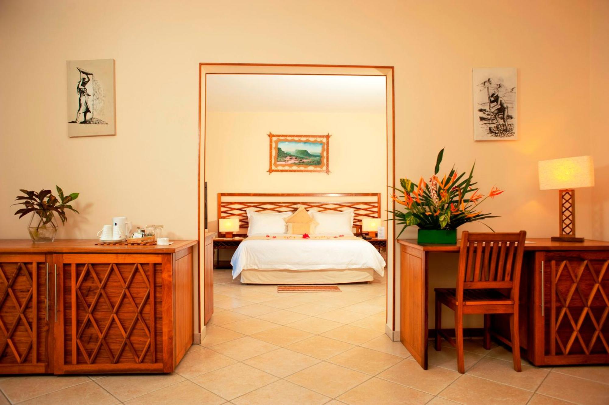 Royal Beach Hotel Ambatoloaka  Esterno foto